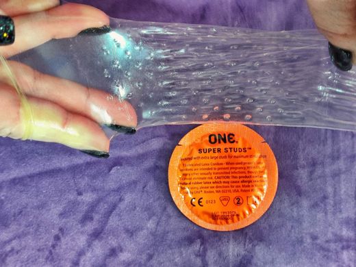 Презервативы ONE Super Studs (точечные)(по 1 шт)(упаковка может отличаться цветом и рисунком) ONE-001 фото